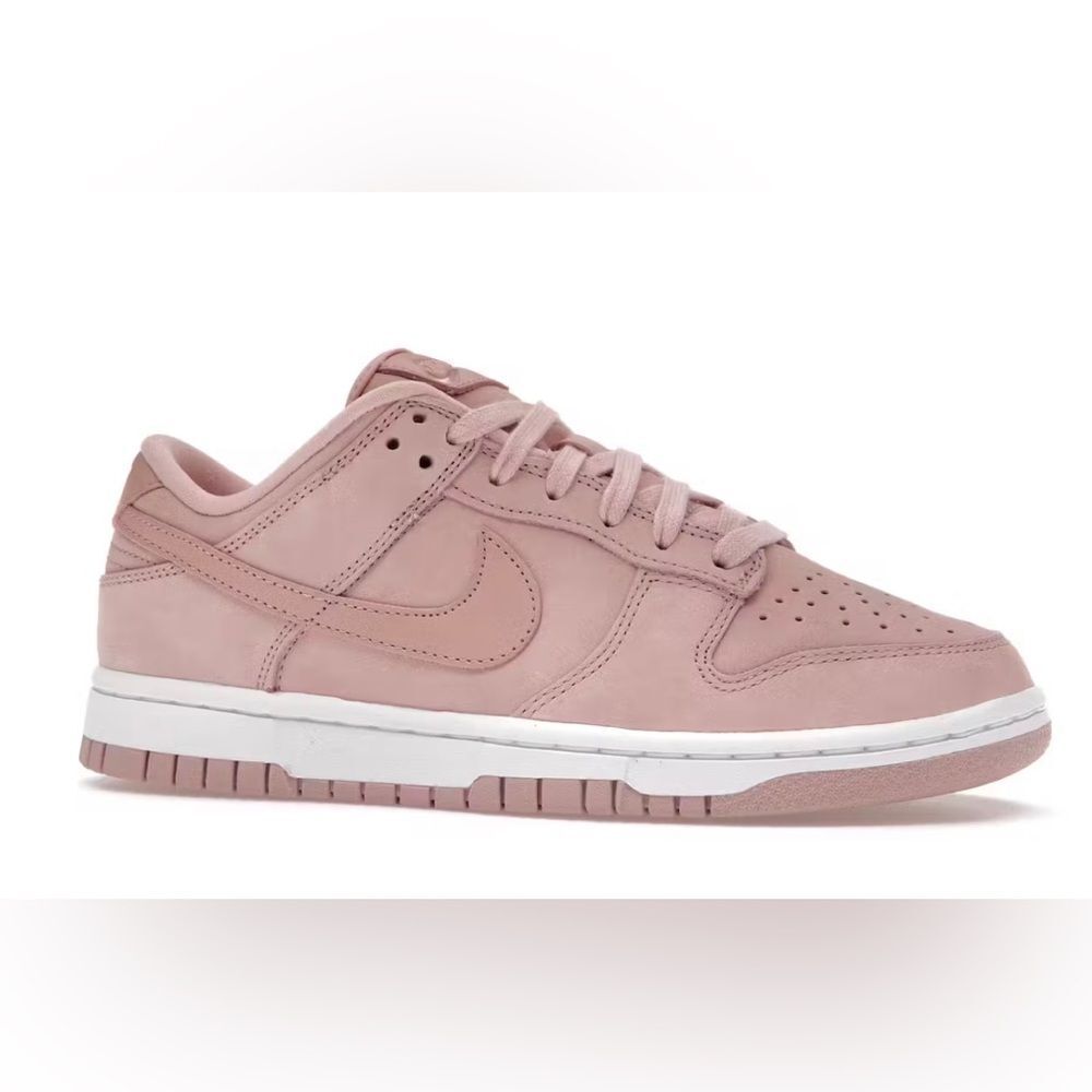 NWT sz 7.5 Nike Women’s Dunk Low premium pink